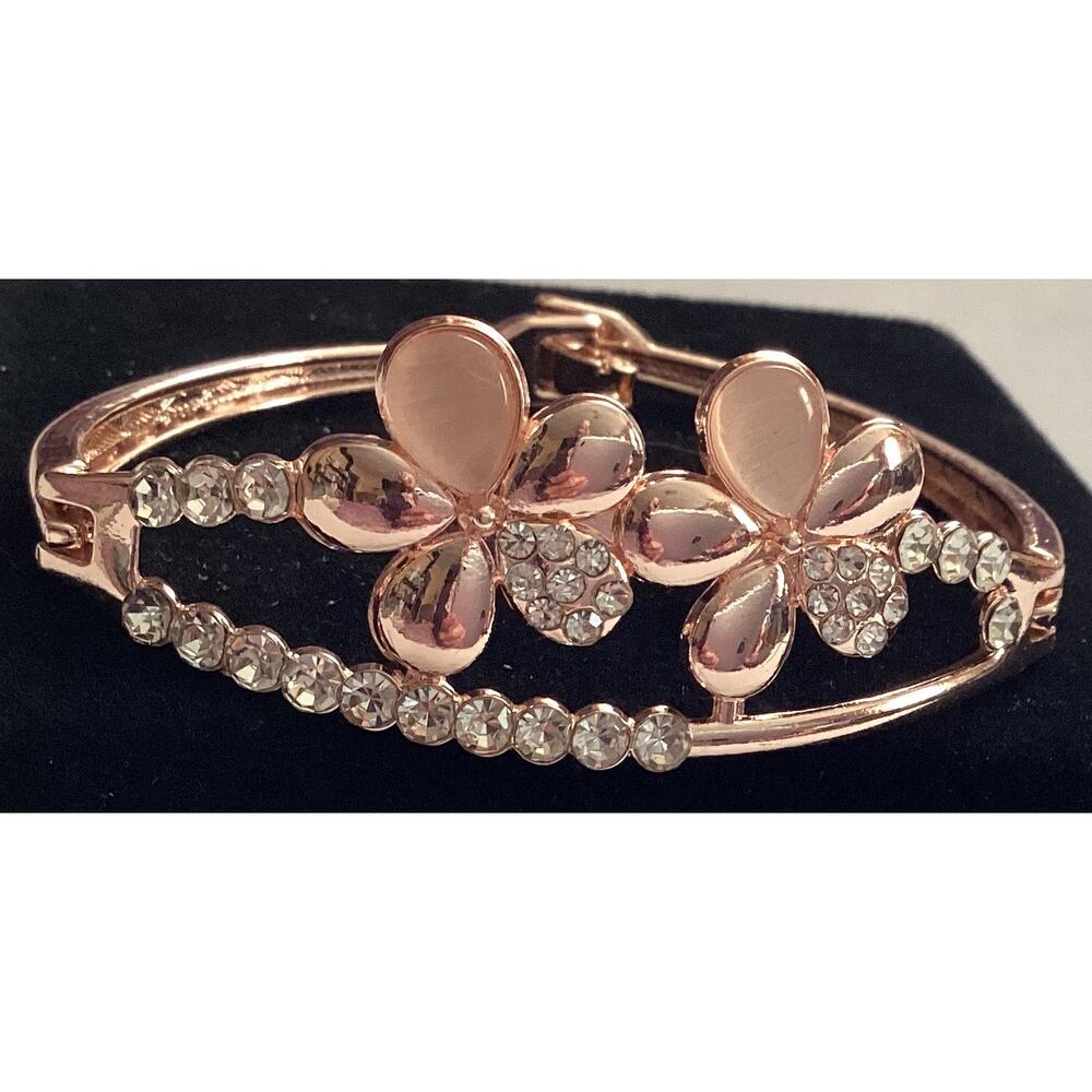 2489 NWOT Rose Gold Bracelet Bangle With Pink Flowers Cubic Zirconia Crystals